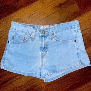 Levi’s 518 Superlow shorts